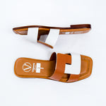 Viguera Sliders in Tan & White